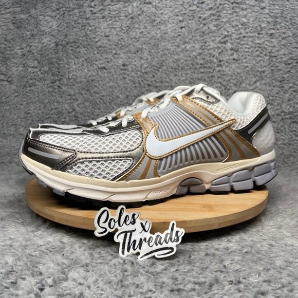 Nike Zoom Vomero 5 Platinum Metallic Gold White Size 11.5 Men Sneakers - Picture 5 of 9